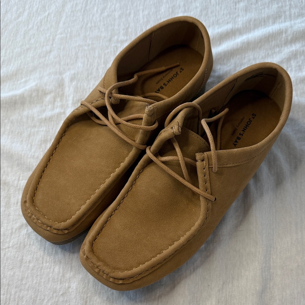 St John’s Bay tan Suede Moccasin style loafers Memory Foam Womens size 7.5M NWOT